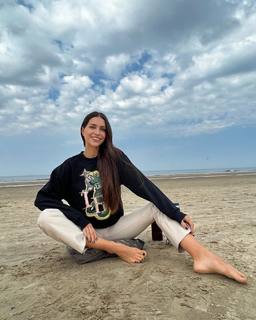 Zaira Nara feet photo thumbnail