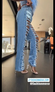 Christina Milian feet photo thumbnail