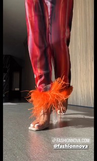 Christina Milian feet photo thumbnail
