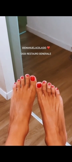 Giorgia Crivello feet photo thumbnail