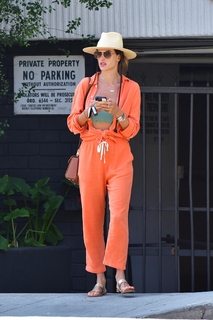 Alessandra Ambrosio feet photo thumbnail