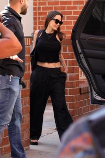 Angelina Jolie feet photo thumbnail