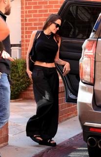 Angelina Jolie feet photo thumbnail