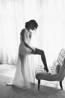 Sarah Hyland feet photo thumbnail