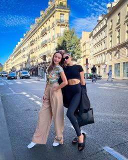 Olivia Culpo feet photo thumbnail