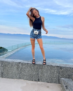Victoria Waldrip feet photo thumbnail