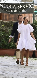 Olivia Culpo feet photo thumbnail