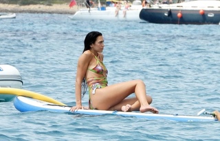Dua Lipa feet photo thumbnail