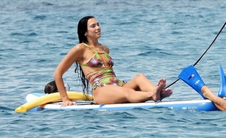 Dua Lipa feet photo thumbnail