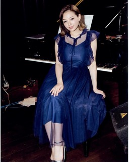 Ai Shinozaki feet photo thumbnail