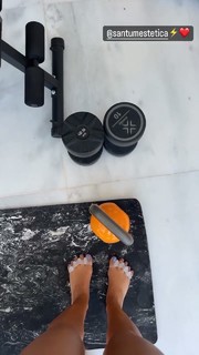 Cristina Pedroche feet photo thumbnail