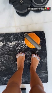 Cristina Pedroche feet photo thumbnail