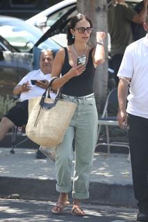 Jordana Brewster feet photo thumbnail