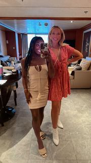 Simone Biles feet photo thumbnail