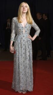 Dakota Fanning feet photo thumbnail