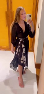 Carla Diaz feet photo thumbnail
