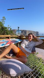 Sara Sampaio feet photo thumbnail