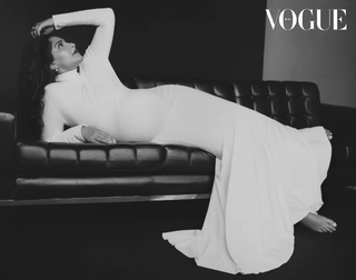 Sonam Kapoor feet photo thumbnail