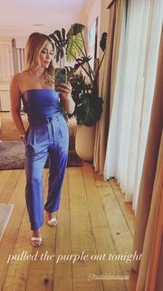 Hilary Duff feet photo thumbnail