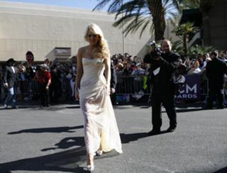 Carrie Underwood feet photo thumbnail