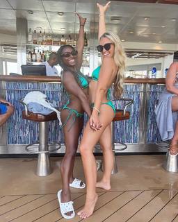 Simone Biles feet photo thumbnail
