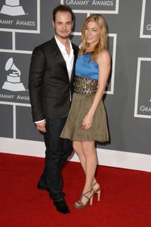 LeAnn Rimes feet photo thumbnail