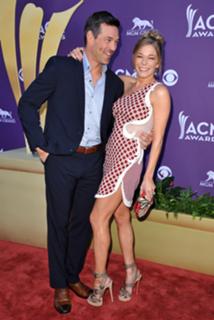LeAnn Rimes feet photo thumbnail