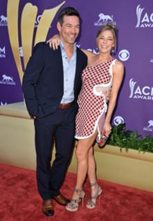 LeAnn Rimes feet photo thumbnail