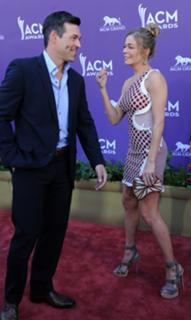LeAnn Rimes feet photo thumbnail