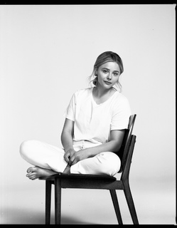 Chloë Grace Moretz feet photo thumbnail