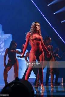 Anitta feet photo thumbnail