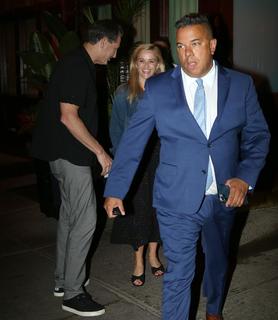 Reese Witherspoon feet photo thumbnail