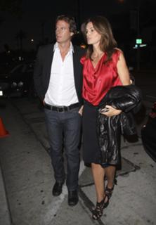 Cindy Crawford feet photo thumbnail