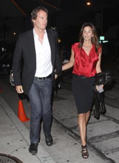 Cindy Crawford feet photo thumbnail