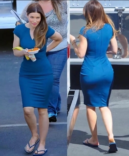 Jessica Biel feet photo thumbnail