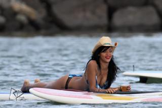 Rihanna feet photo thumbnail