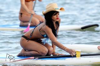 Rihanna feet photo thumbnail