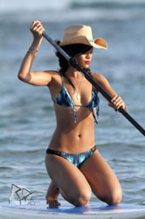 Rihanna feet photo thumbnail