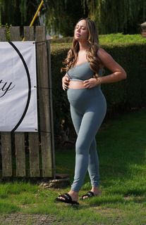 Charlotte Crosby feet photo thumbnail
