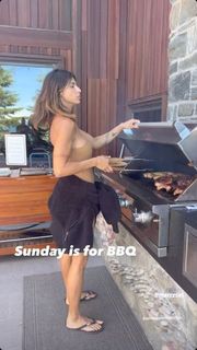 Elisabetta Canalis feet photo thumbnail