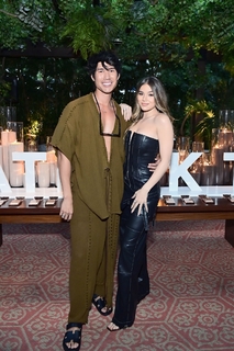 Hailee Steinfeld feet photo thumbnail