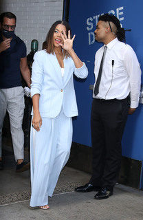 Regina Hall feet photo thumbnail