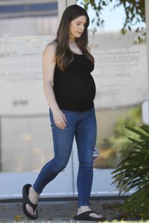Ashley Greene feet photo thumbnail