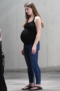 Ashley Greene feet photo thumbnail