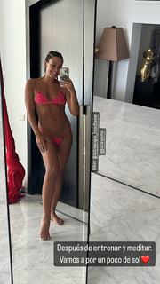 Cristina Pedroche feet photo thumbnail