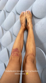 Karolina Pisarek feet photo thumbnail