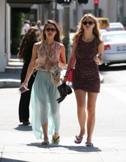 Jessica Alba feet photo thumbnail