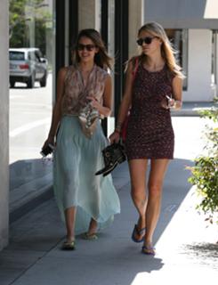 Jessica Alba feet photo thumbnail