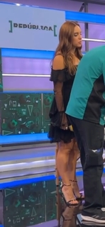 Tania Rincón feet photo thumbnail