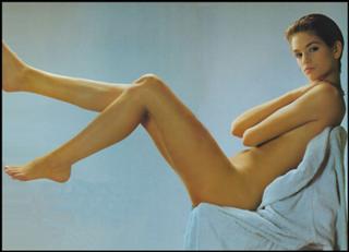 Cindy Crawford feet photo thumbnail